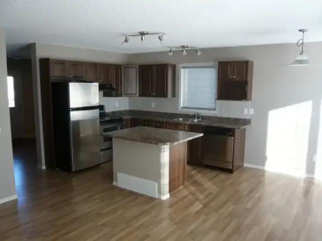 House for rent in Wedgewood, Alberta