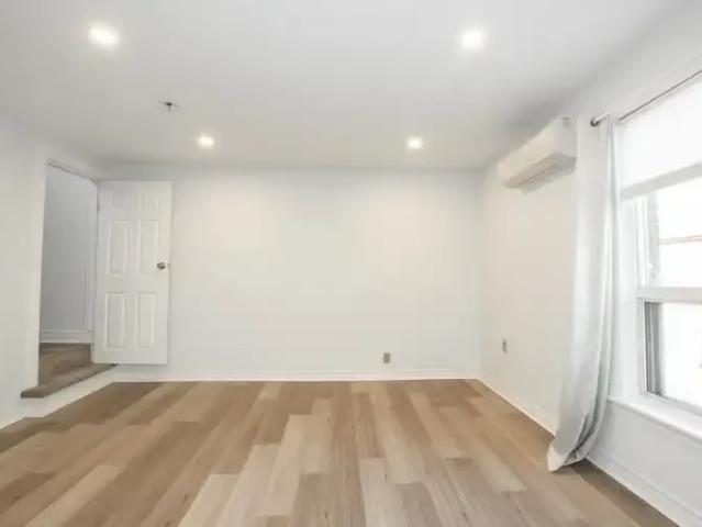 House for rent in Ancaster, Ontario