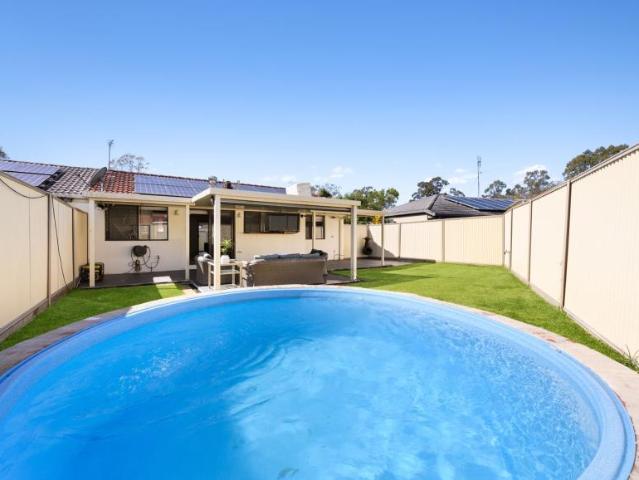 House for sale in Labrador, Gold Coast City