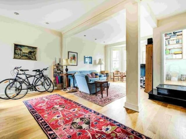 House for rent in London Borough of Hammersmith and Fulham, Greater London