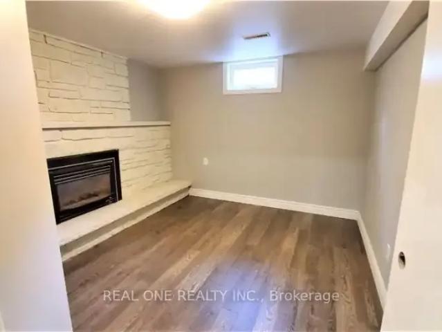 House for rent in Sunningdale, Oakville