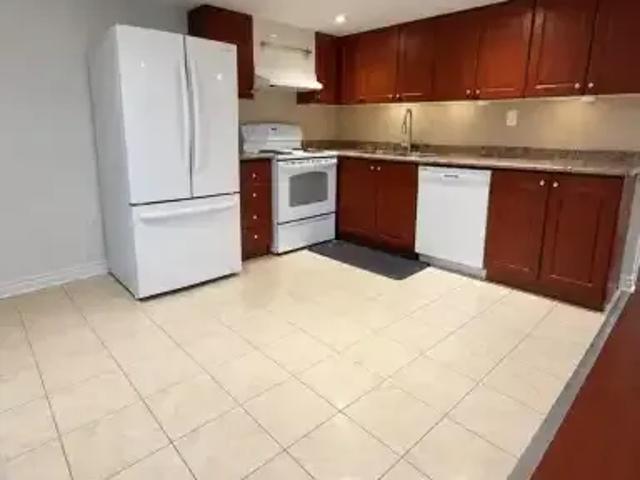 House for rent in Richmond Hill, Golden Horseshoe