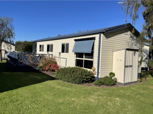 House for sale in Victoria