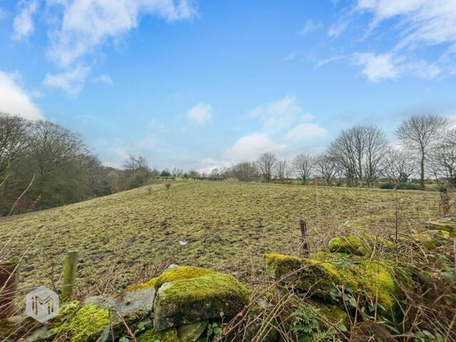 House for sale in Kirklees, Bury