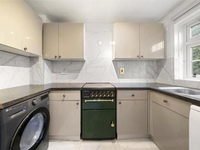House for sale in Hook, Greater London