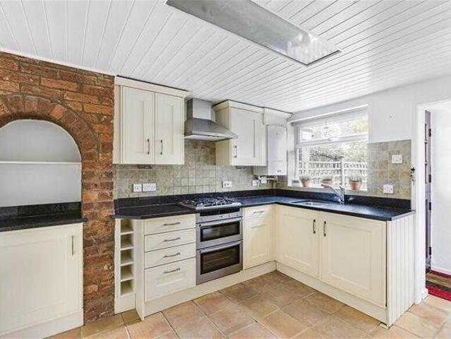 House for sale in Hatching Green, Five Acres