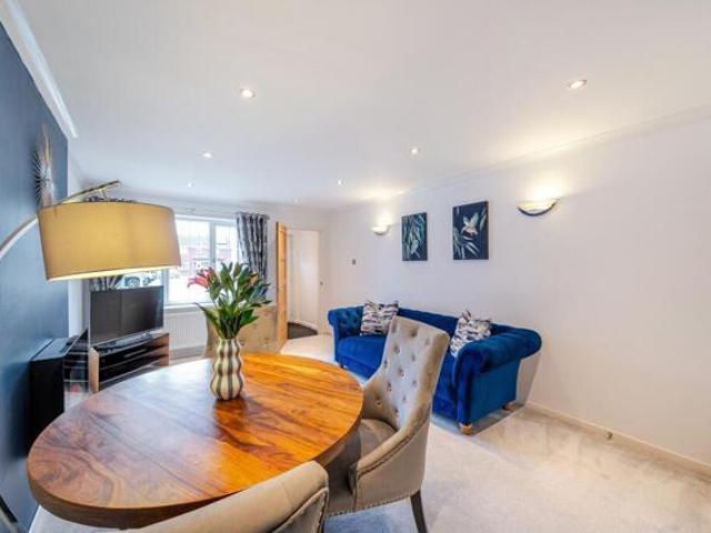 House for sale in Roundhay, West Yorkshire