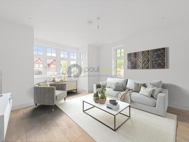 House for sale in Sanderstead, Sanderstead