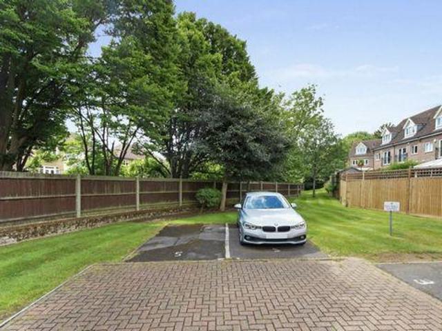 House for sale in Greater London