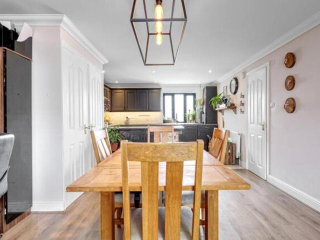House for sale in Kings Hill, Colliers End