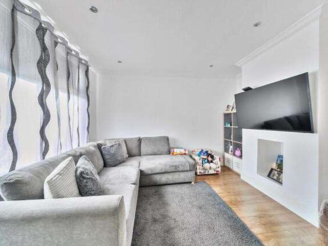 House for sale in South Oxhey, Batchworth