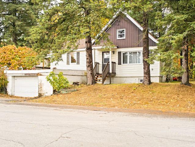 House for sale in Saint-Sauveur, Laurentides