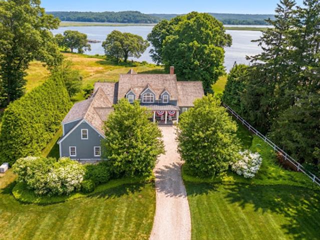 House for sale in Essex, Lower Connecticut River Valley Planning Region