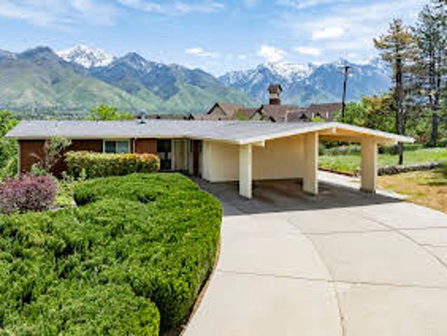 House for sale in Sandy