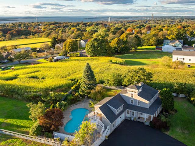 House for sale in Portsmouth, Rhode Island