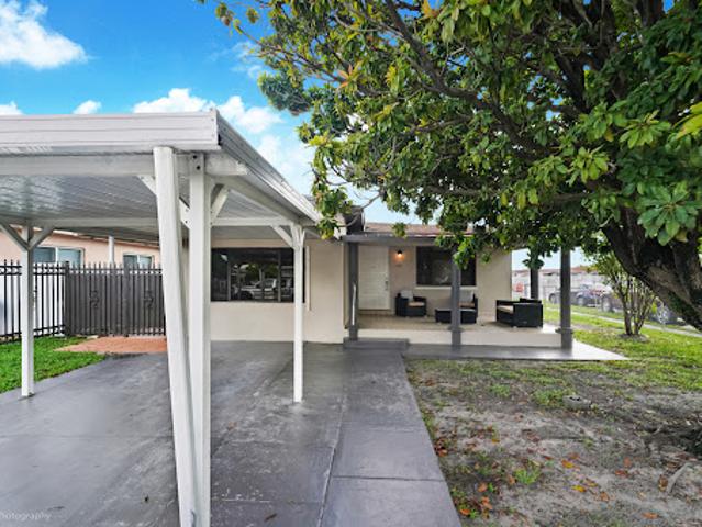 House for sale in Hialeah, Miami-Dade County