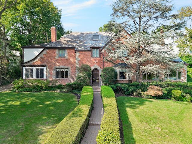 House for sale in Village of Great Neck, Nassau County
