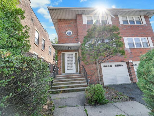 House for sale in Fort Lee, New Jersey