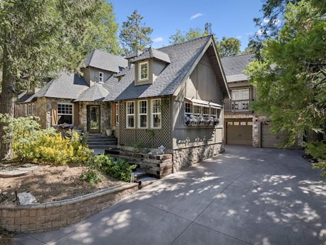 House for sale in Cedarpines Park, California