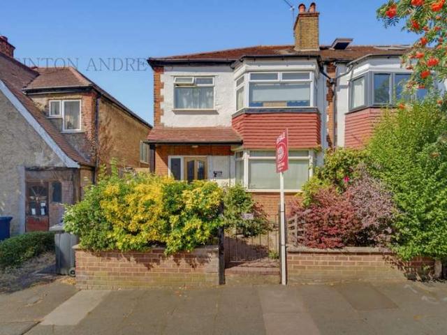House for sale in London Borough of Ealing, Hanwell