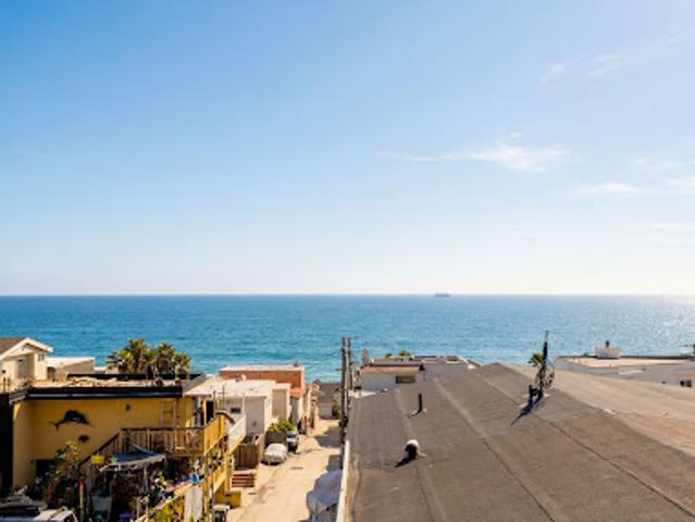 House for sale in Manhattan Beach, California