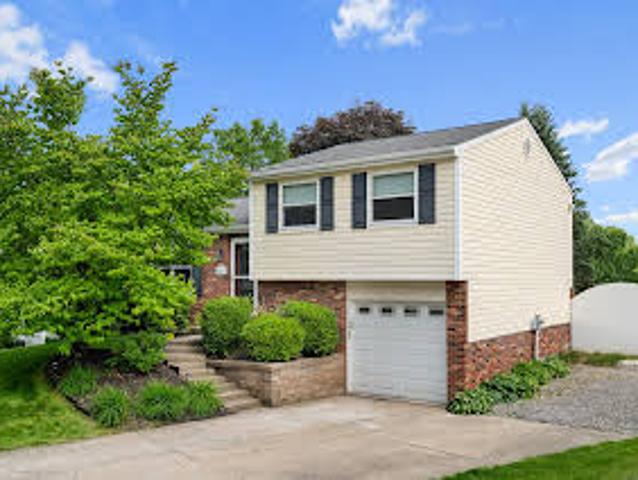 House for sale in Coraopolis