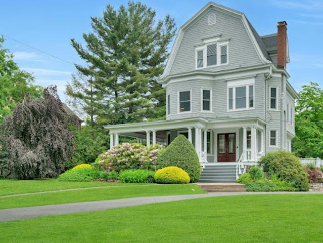 House for sale in Queens, Arverne