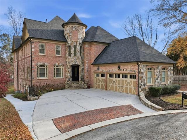 House for sale in Sandy Springs, Georgia