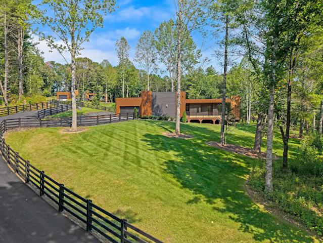House for sale in Horse Shoe, North Carolina