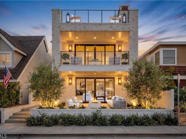 House for sale in Corona Del Mar, California