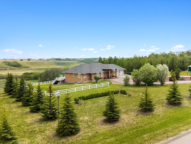 House for sale in Bowden, Alberta