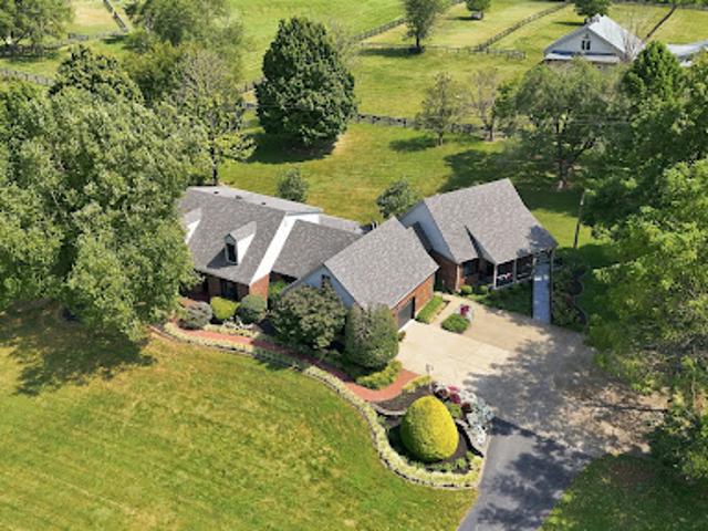 House for sale in Simpsonville, Kentucky