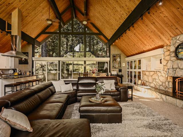 House for sale in Lake Arrowhead, San Bernardino County
