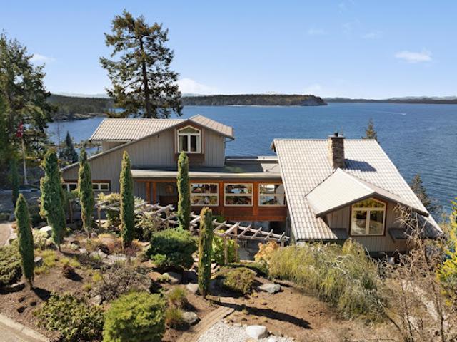 House for sale in Halfmoon Bay House for sale in Halfmoon Bay