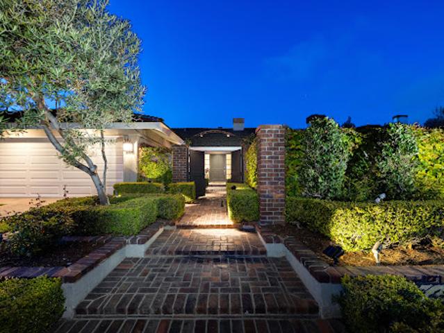 House for sale in Corona Del Mar, California