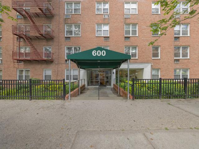 House for sale in Mount Vernon, New York