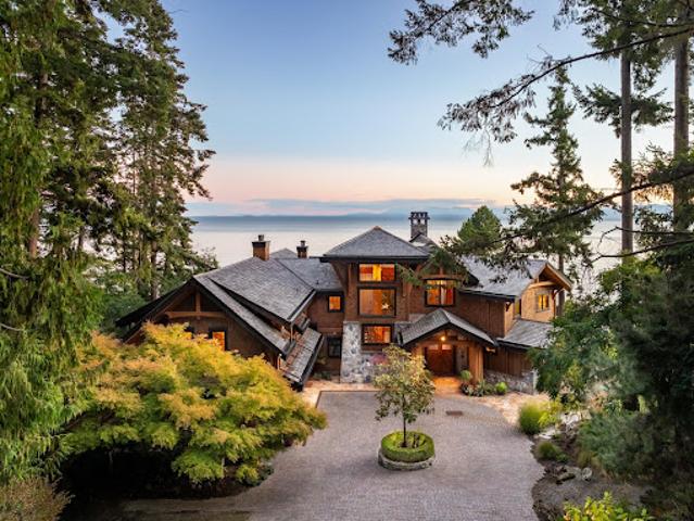 House for sale in Sechelt House for sale in Sechelt