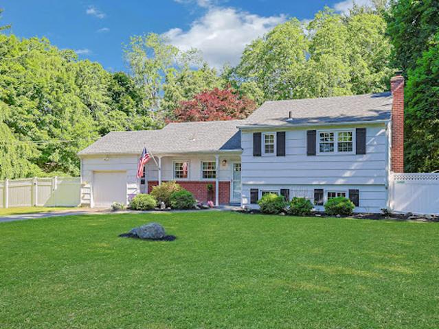 House for sale in Cortlandt Manor, New York