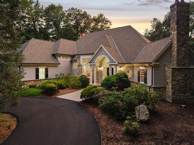 House for sale in Farmington, Capitol Planning Region