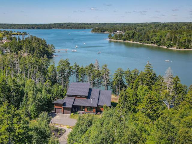 House for sale in Cushing, Maine