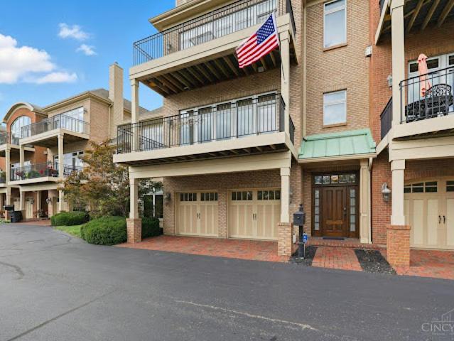 House for sale in Roselawn, Ohio
