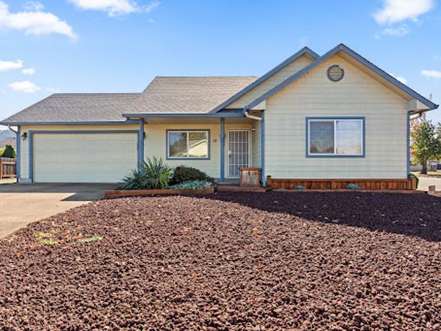 House for sale in Creswell, Lane County