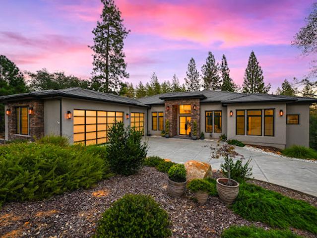 House for sale in Applegate, California