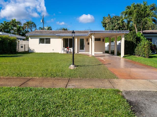 House for sale in Oakland Park, Florida
