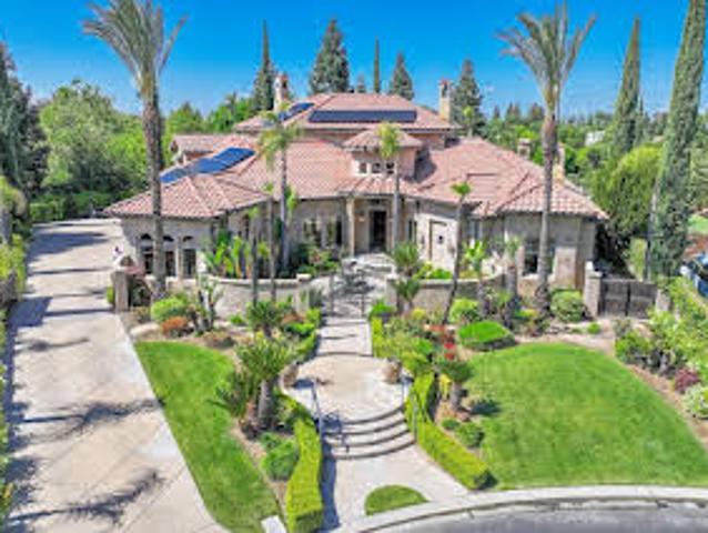 House for sale in Clovis