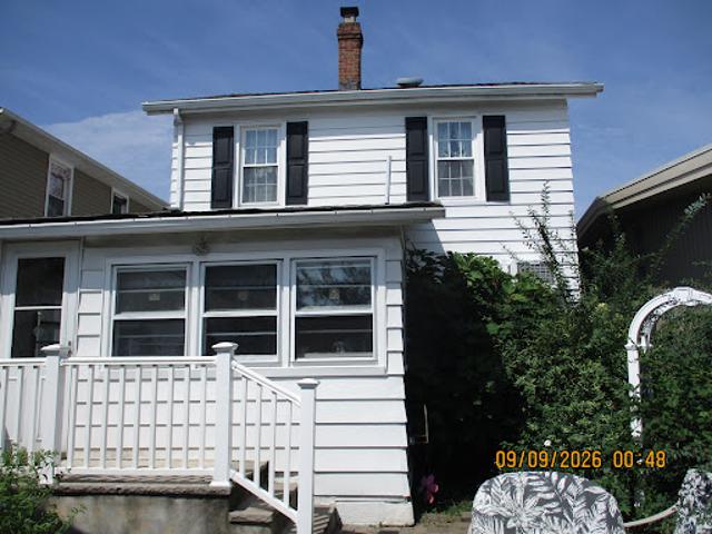 House for sale in Lyndhurst, New Jersey
