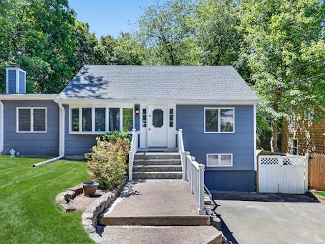 House for sale in Cos Cob, Connecticut