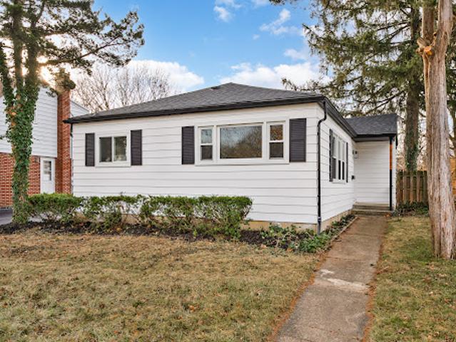 House for sale in Arlington Heights, Illinois