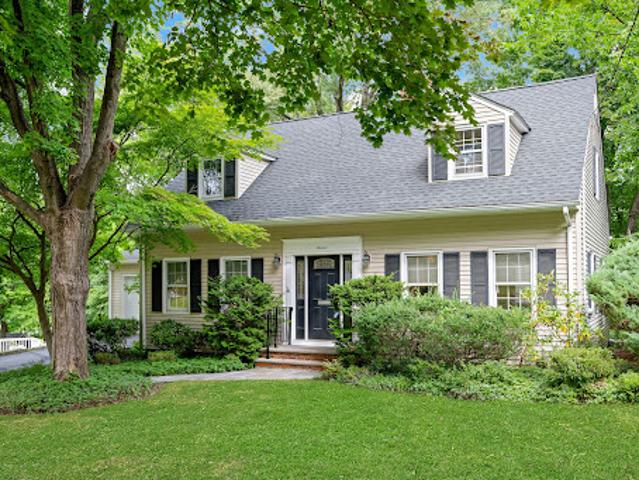 House for sale in Springfield, New Jersey