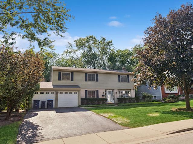 House for sale in Deerfield, Illinois